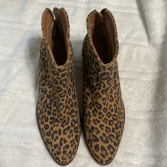 Anthropologie Seychelles NWOT leopard print suede ankle boots size 8.5 - Picture 3 of 5